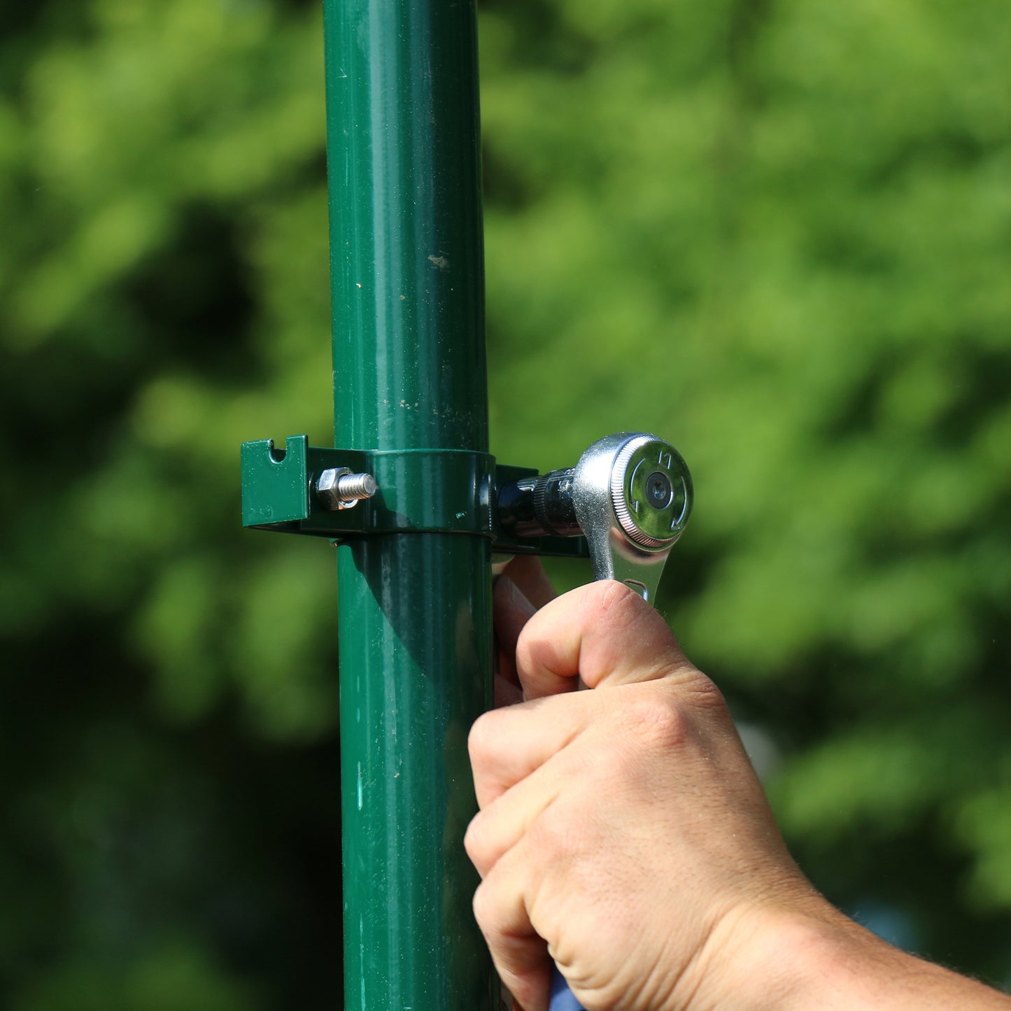 Eisenpfahl und Zwischenpfahlbügel für Hecke am laufenden Meter®